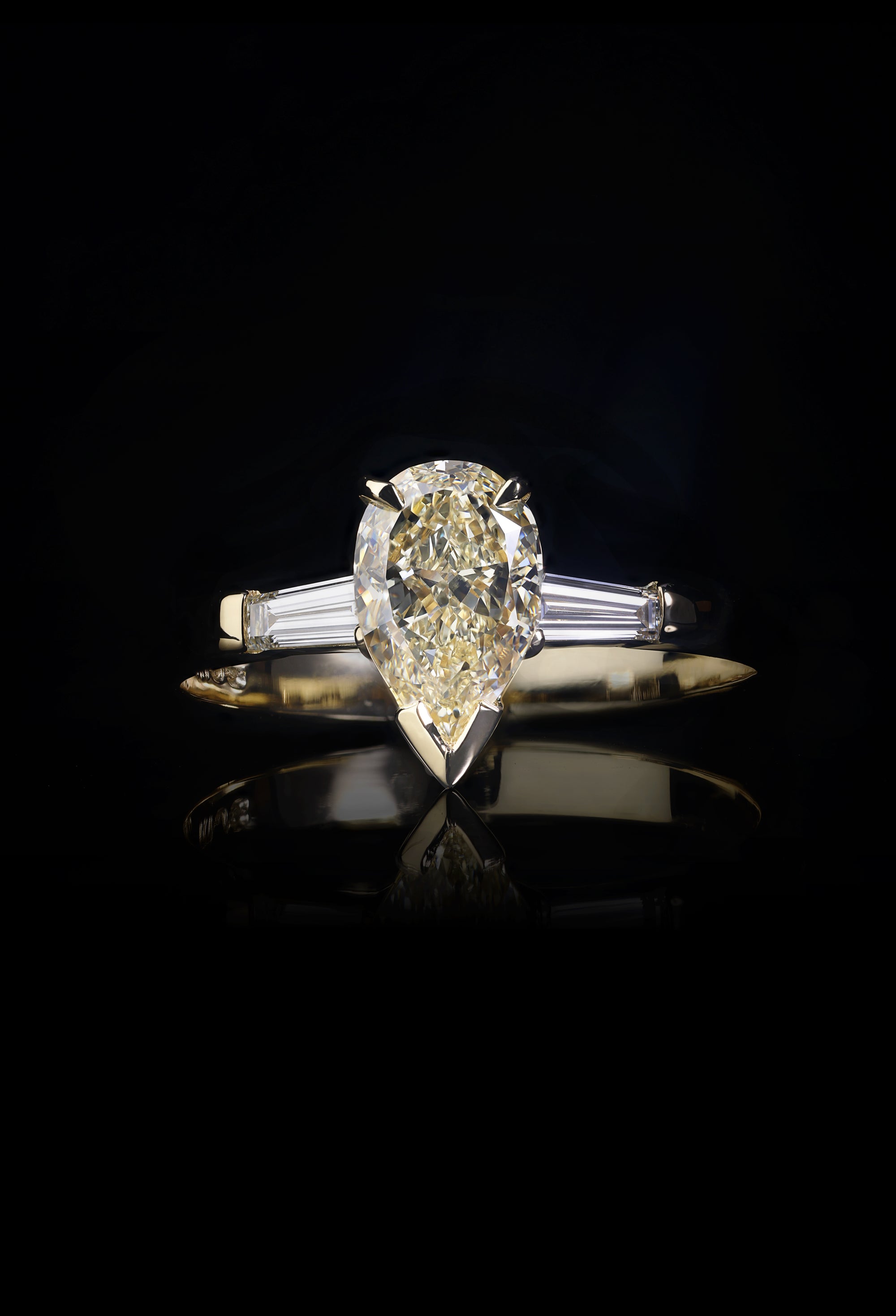 Australian Argyle Fancy light Yellow Diamond Ring